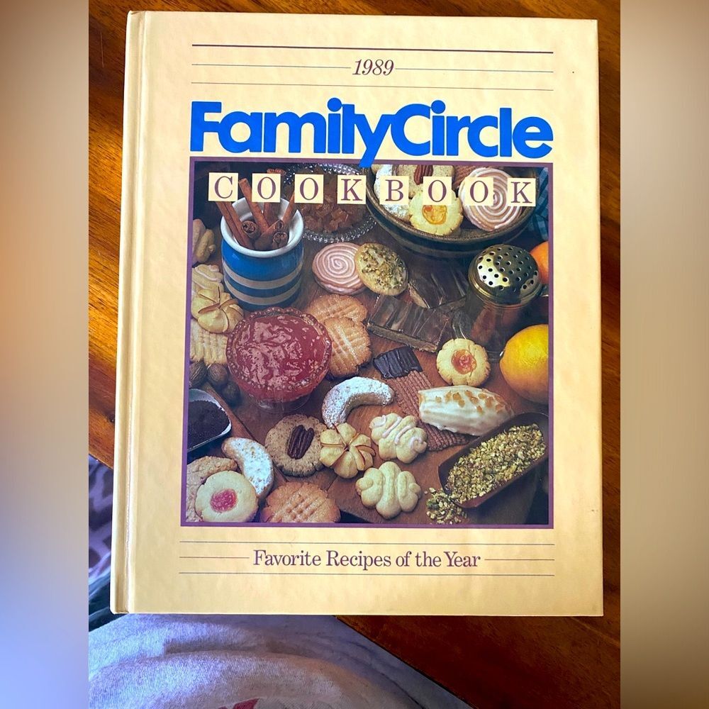 Family Circle Cookbook 1989 Favorite Recipes of the Year Vintage Hardcover